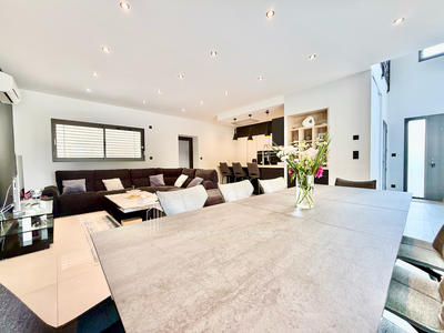 Villa - 145 m² - 6 pièces