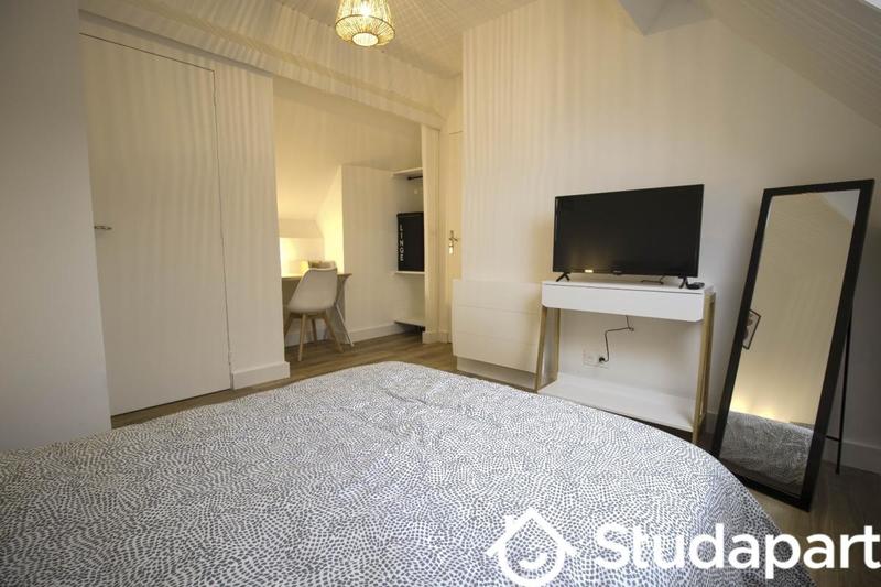 Chambre - 13 m² - 1 pièce