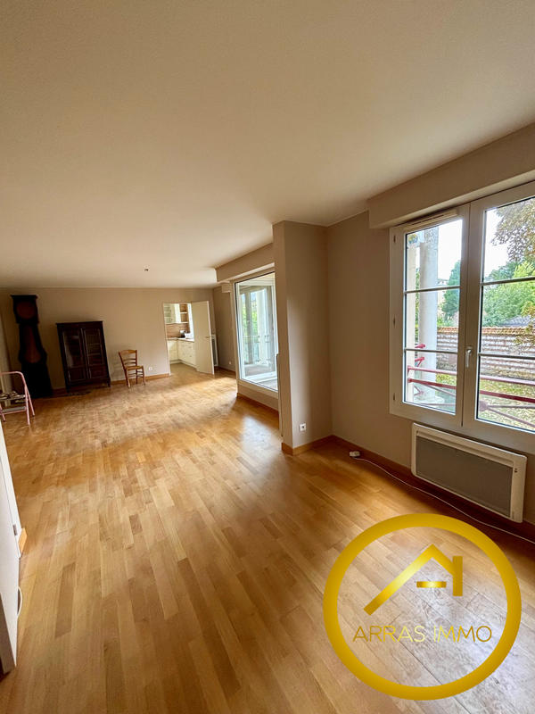 Appartement - 90 m² - 3 pièces