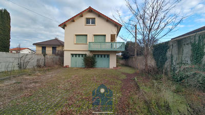 Maison - 200 m² - 8 pièces