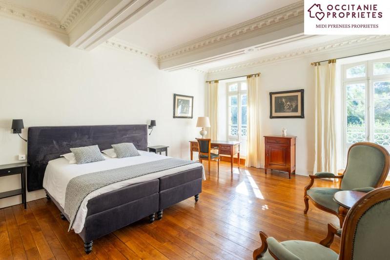 Maison de maîtres - 540 m² - 13 pièces