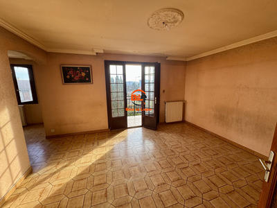 Maison - 214 m² - 7 pièces