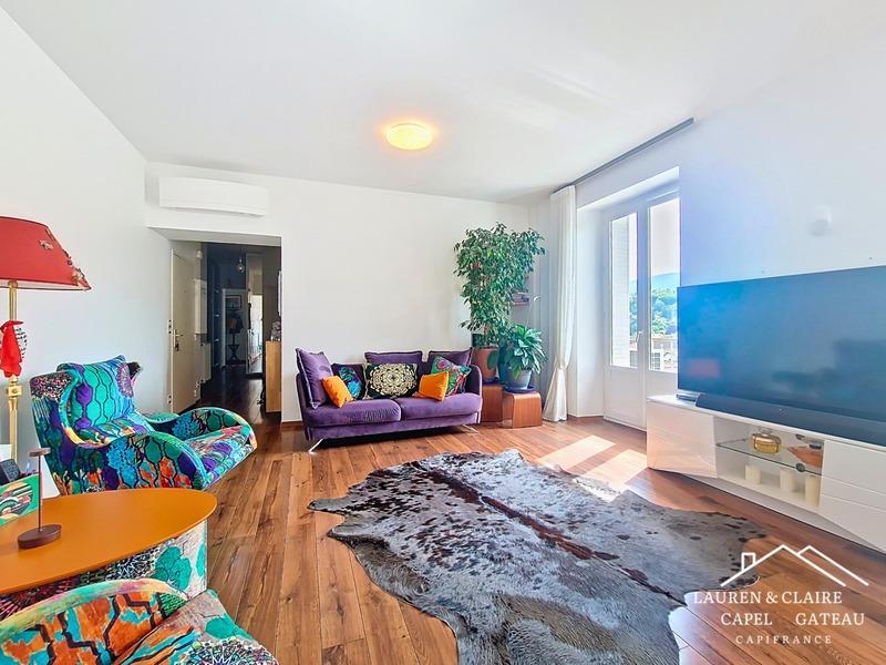 Appartement - 99 m² - 4 pièces