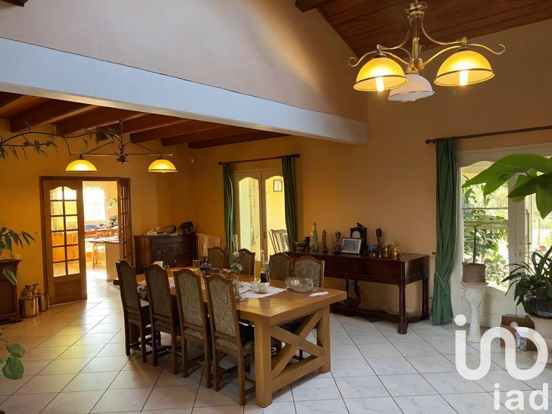 Maison - 210 m² - 5 pièces