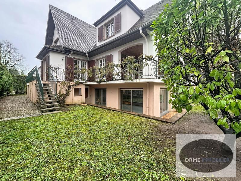 Maison - 166 m² - 7 pièces