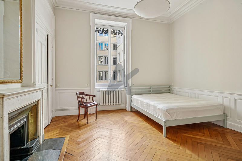 Appartement - 197 m² - 7 pièces