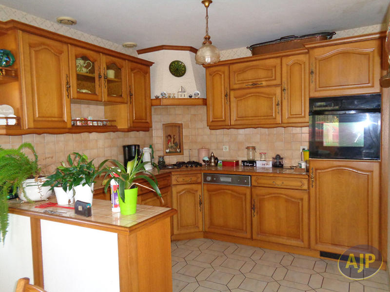 Maison - 147 m² - 8 pièces