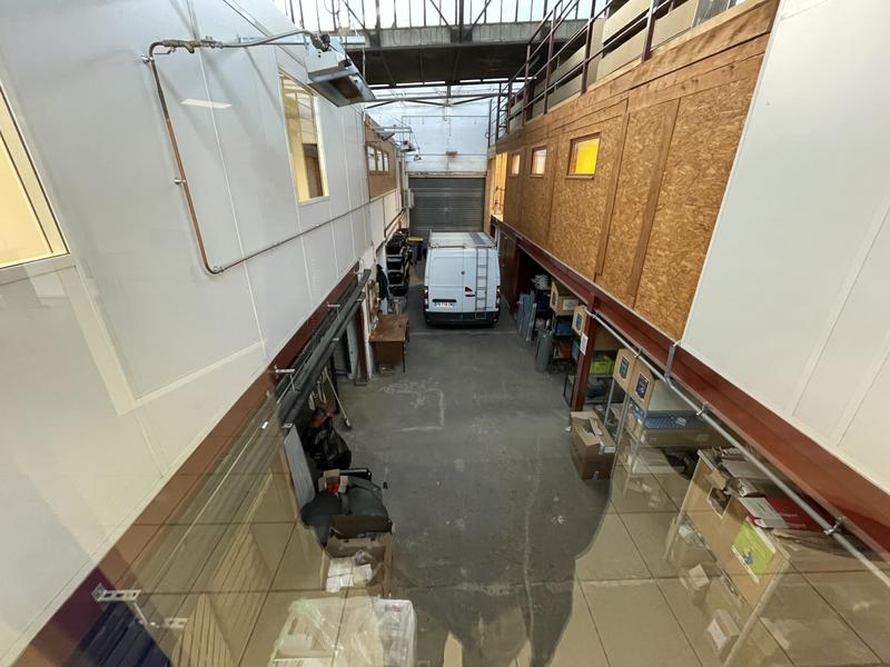 Local d'activités - 670 m²
