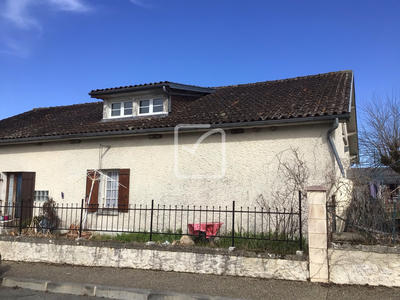 Maison - 244 m² - 12 pièces