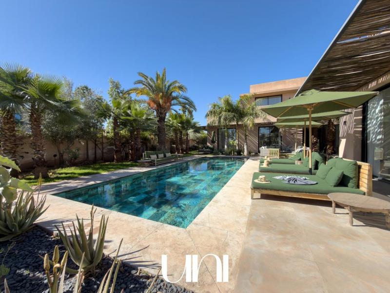 Villa - 640 m² - 11 pièces