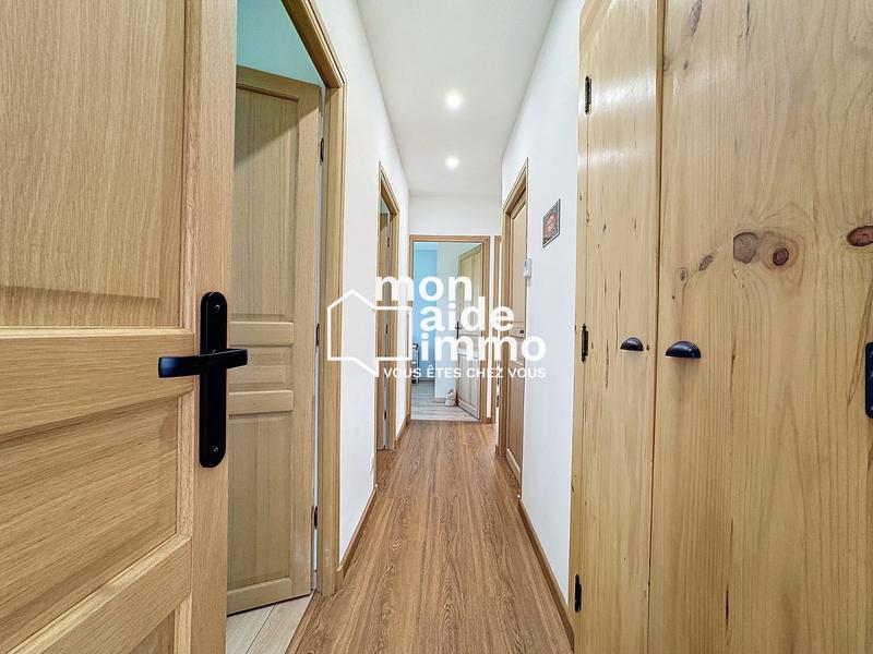 Maison - 260 m² - 8 pièces