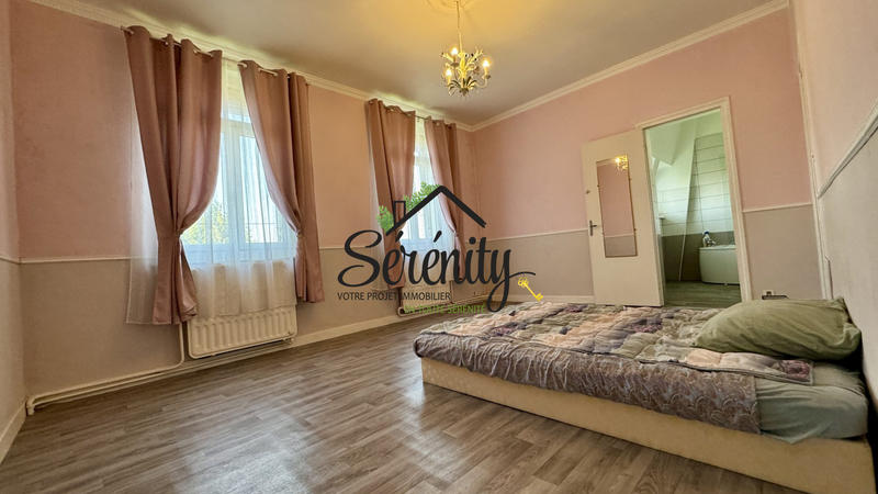 Maison - 225 m² - 7 pièces