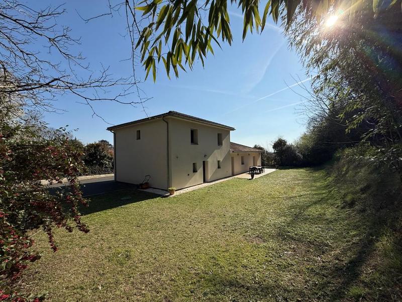 Maison - 159 m² - 7 pièces