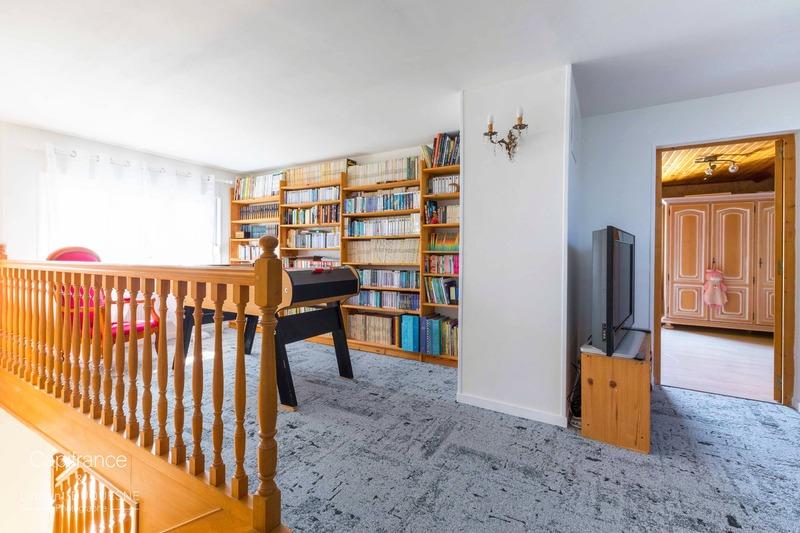 Maison - 200 m² - 8 pièces