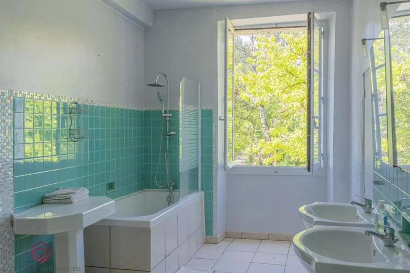 Maison de maîtres - 409 m² - 13 pièces