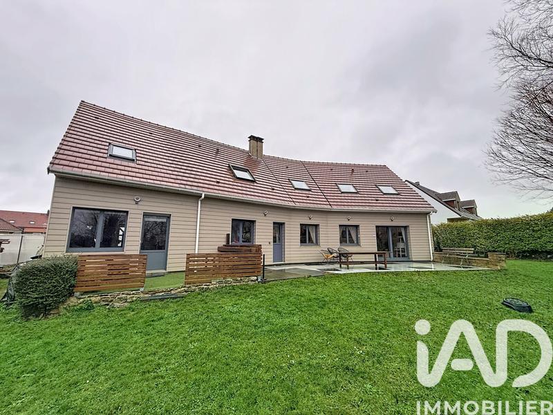 Maison - 200 m² - 7 pièces