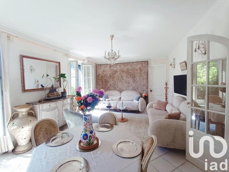 Maison - 294 m² - 8 pièces