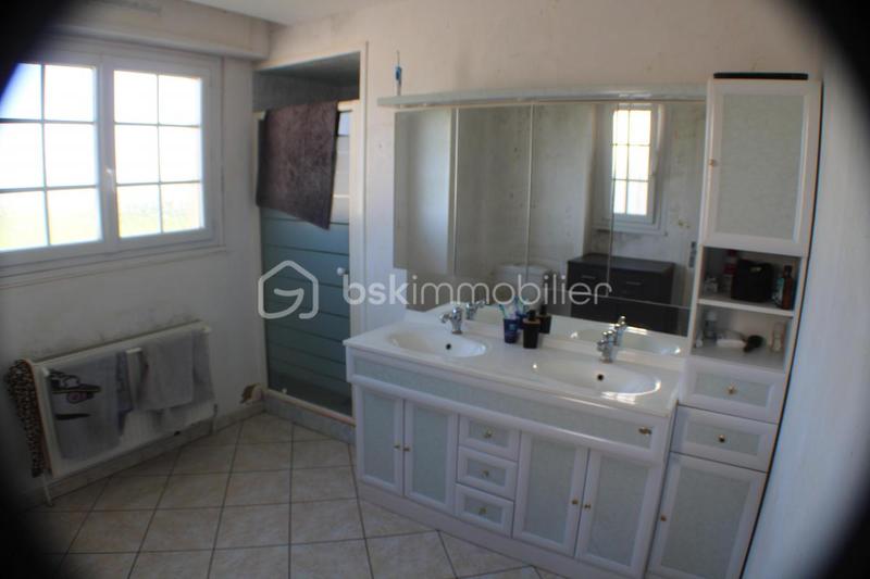 Maison - 136 m² - 8 pièces