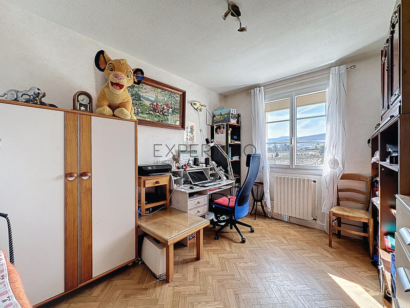 Propriété - 220 m² - 9 pièces