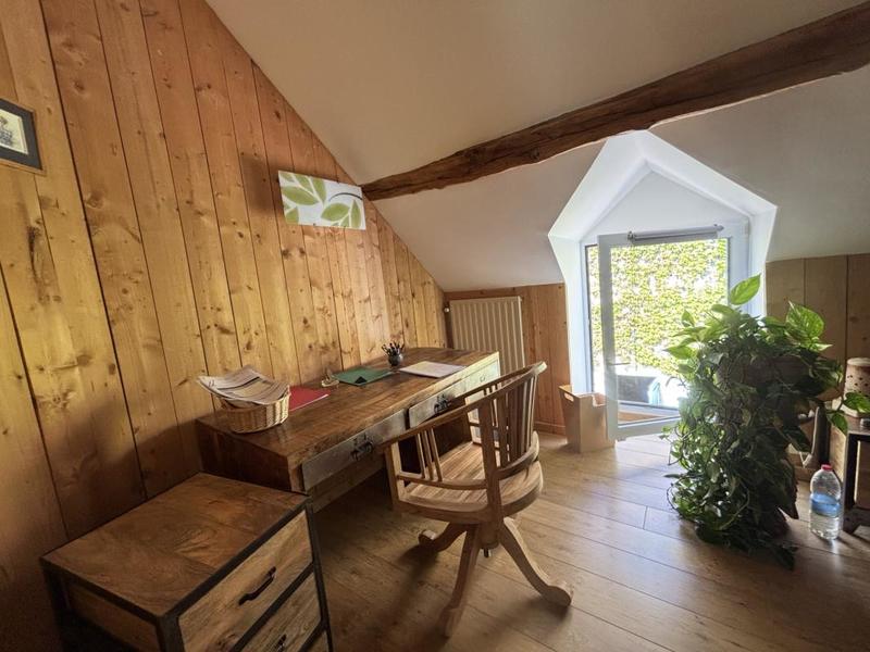 Propriété - 240 m² - 8 pièces