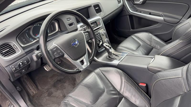 Volvo V60 3.0 T6 304 Bva R-Design - Automatique Toit ouvrant