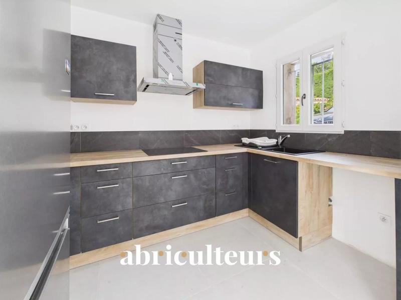 Appartement - 95 m² - 4 pièces