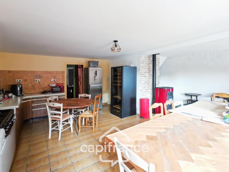 Maison traditionnelle - 170 m² - 8 pièces