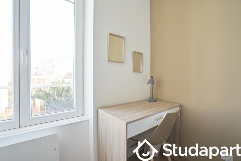 Chambre - 9 m² - 1 pièce