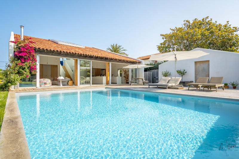 Maison - 290 m² - 10 pièces