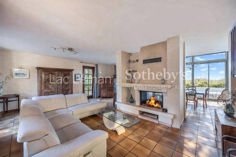 Maison - 300 m² - 8 pièces