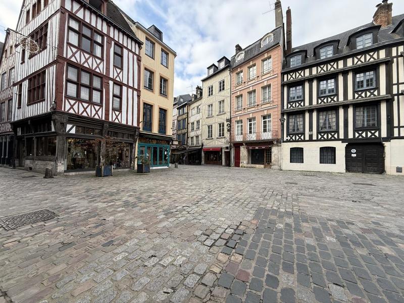 Appartement ancien - 69 m² - 3 pièces