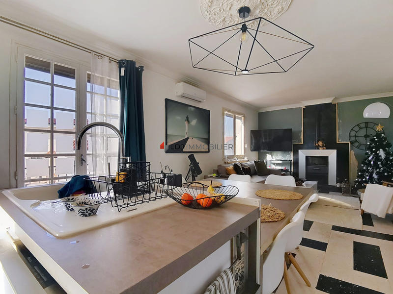 Maison traditionnelle - 160 m² - 9 pièces