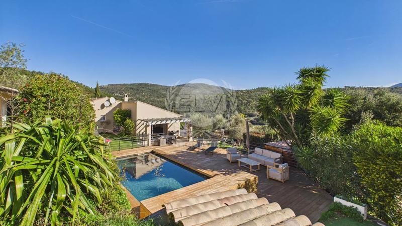 Maison - 91 m² - 4 pièces