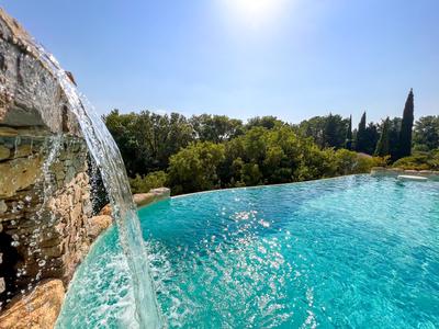 Maison - 260 m² - 7 pièces