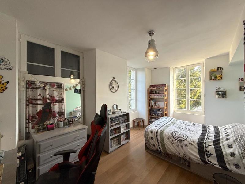 Château - 345 m² - 13 pièces