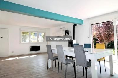 Maison - 90 m² - 6 pièces