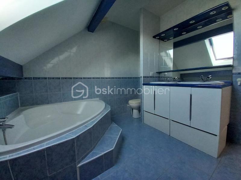 Maison - 136 m² - 5 pièces