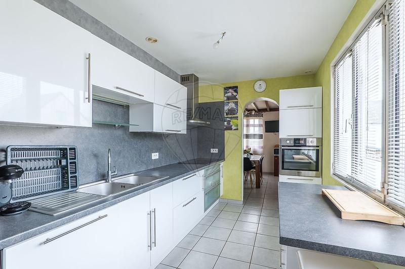 Maison - 118 m² - 9 pièces