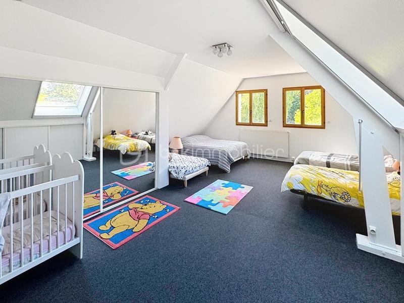 Propriété - 377 m² - 9 pièces