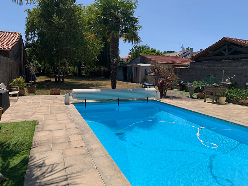 Maison - 225 m² - 10 pièces