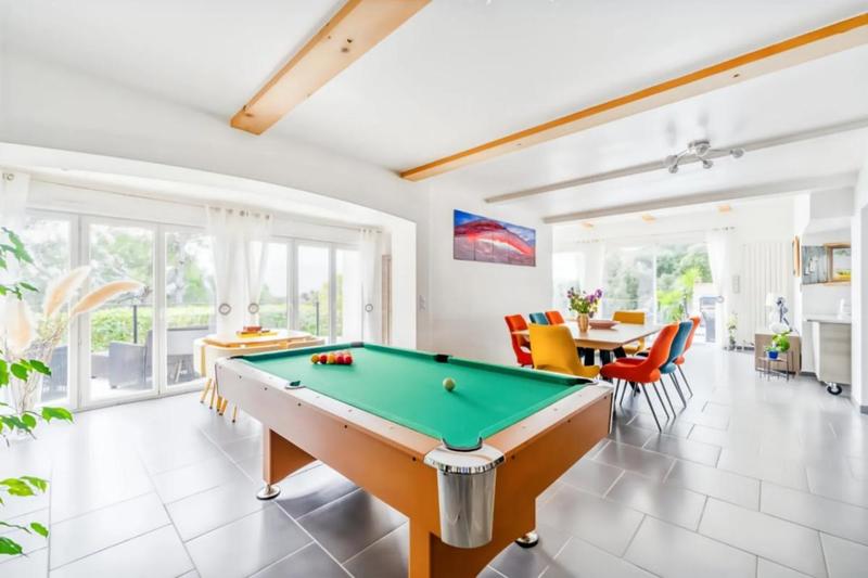 Maison - 300 m² - 8 pièces