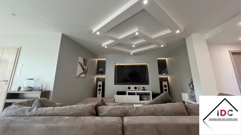 Appartement - 163 m² - 6 pièces