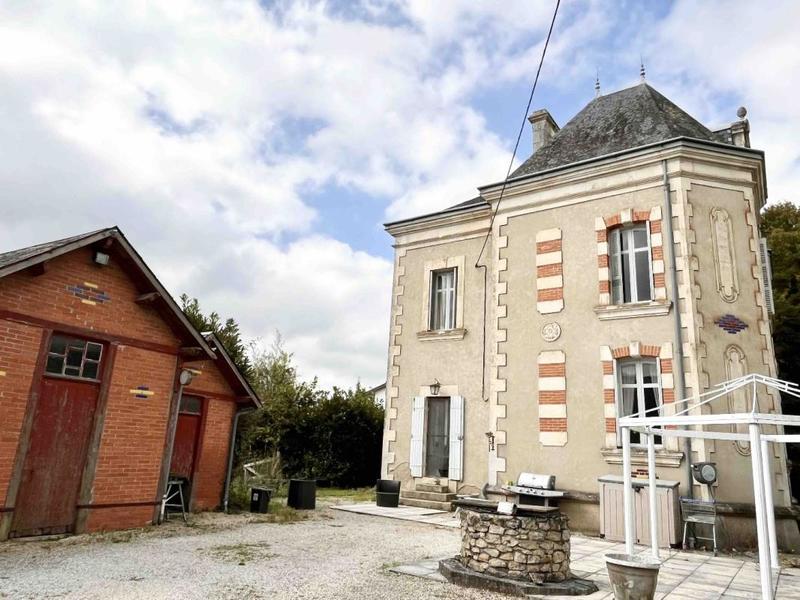 Maison de maîtres - 222 m² - 9 pièces