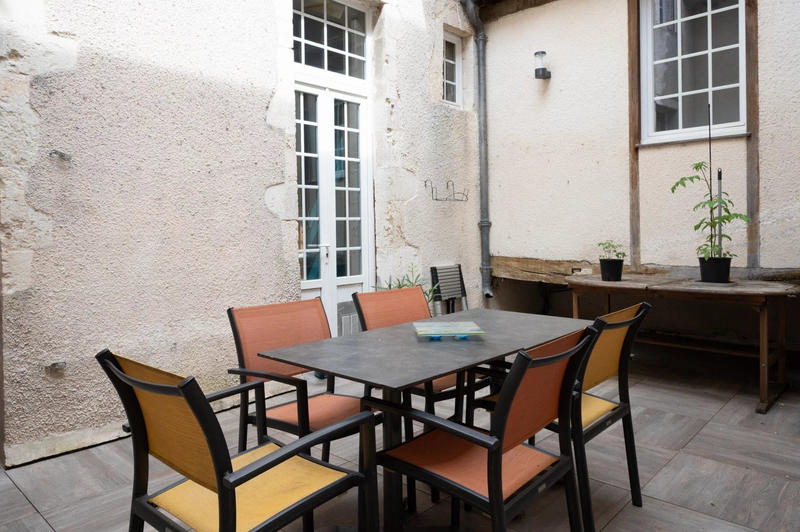 Maison - 240 m² - 10 pièces