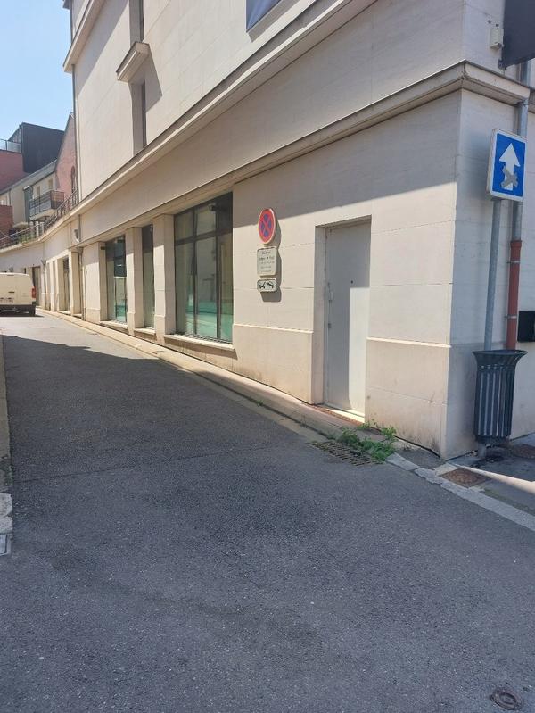 Local commercial - 283 m²