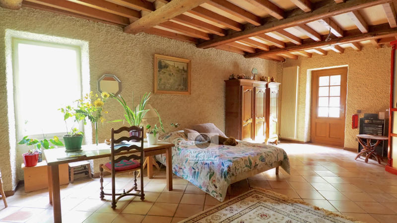 Maison - 451 m² - 11 pièces