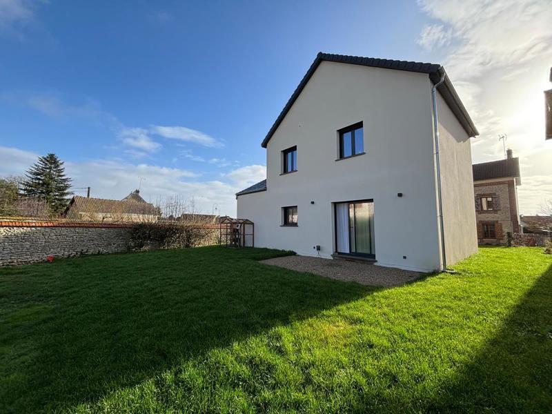 Maison - 98 m² - 4 pièces