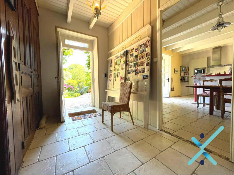 Maison - 280 m² - 11 pièces