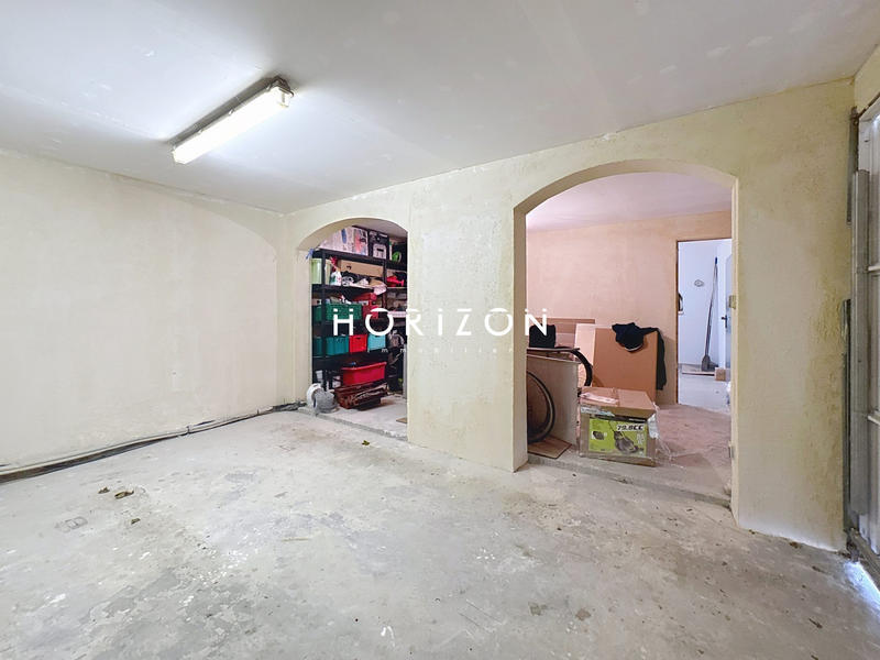 Maison - 201 m² - 6 pièces