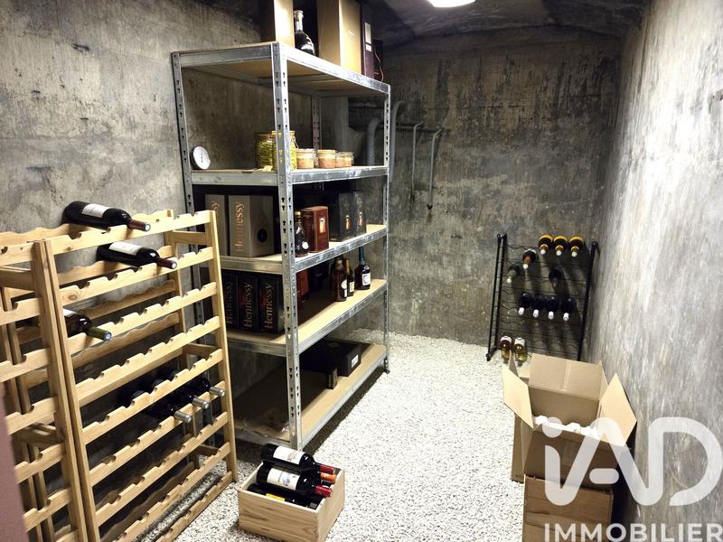 Maison - 214 m² - 9 pièces